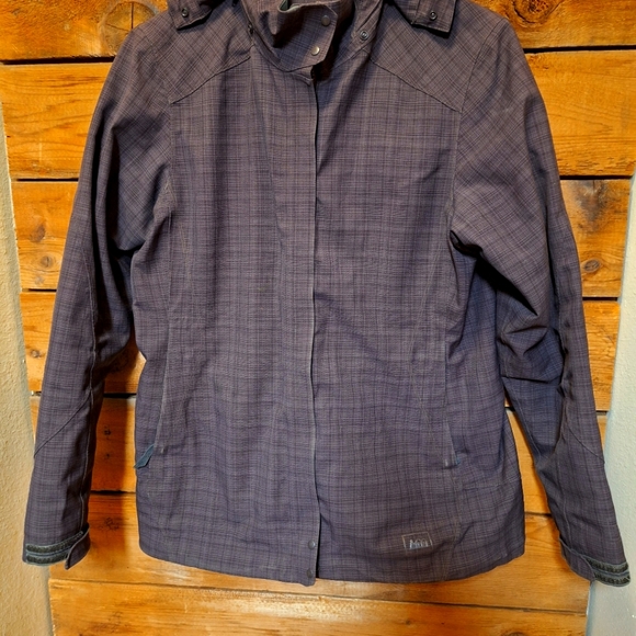 REI womens M rainjacket, plum - Picture 1 of 4